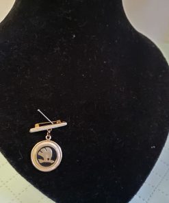 SKODA szimbólum melltű