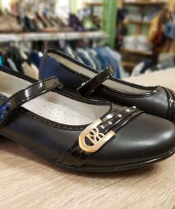 Leányka ünneplős topánka