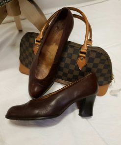 Női, valódi bőr, emelt sarkú félcipő